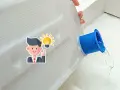 Ein Bautrockner sammelt Kondenswasser. Wie viel Wasser ist normal? Ein Cartoon-Mann mit Glühbirne gibt einen Tipp.