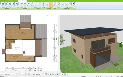 Ein Haus mit Holzfassade und Balkon, daneben der Grundriss. Mögliche niedrigenergiehaus nachteile sind die Kosten für die spezielle Dämmung.